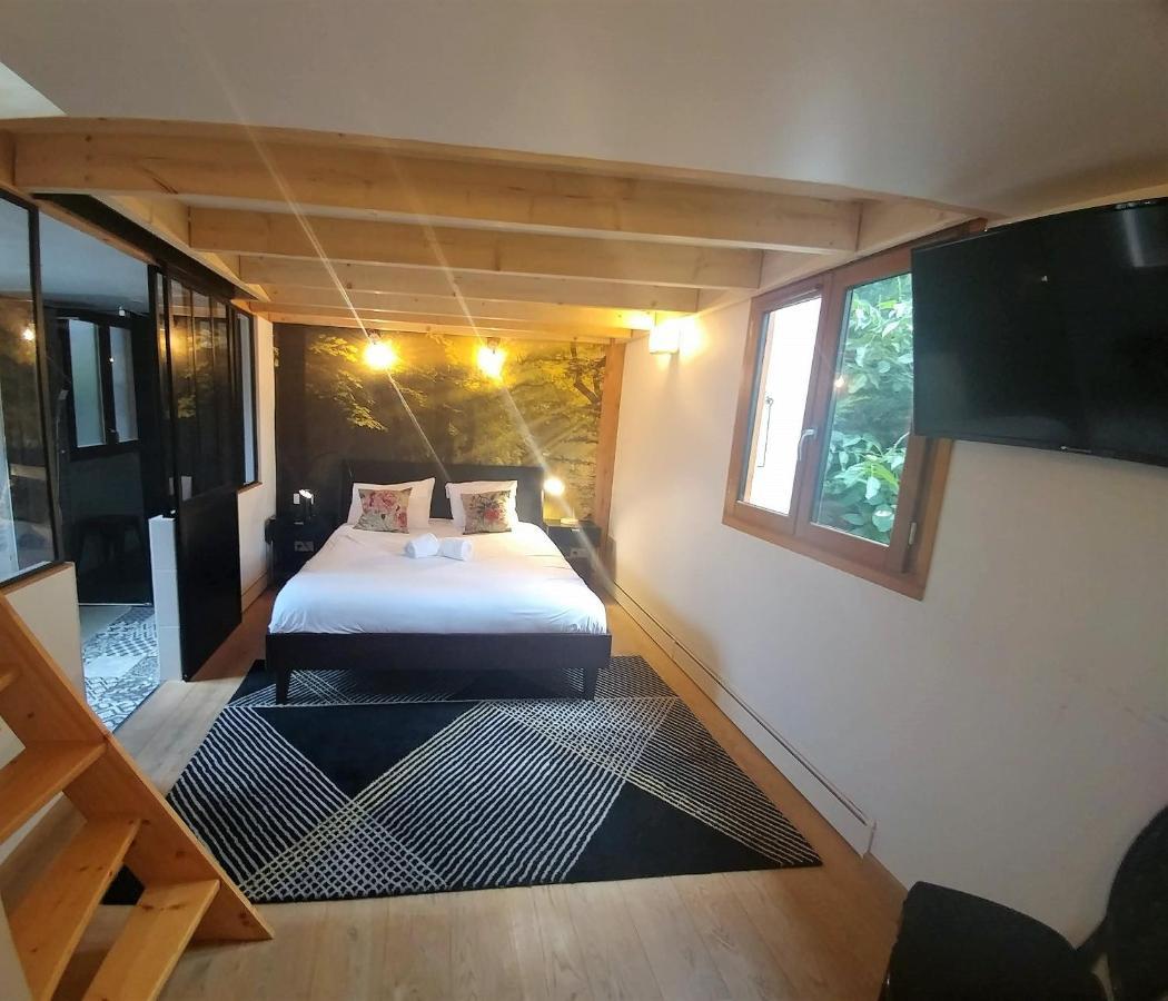 Maison Jardin Et Parking Prive Dans