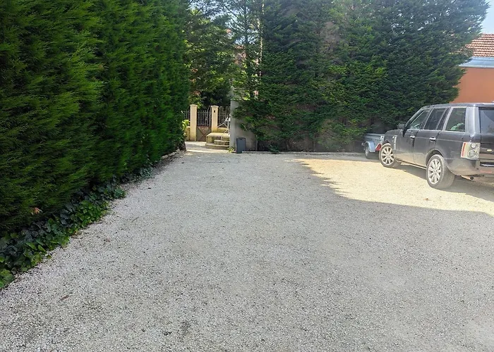 Maison Jardin Et Parking Prive Dans Grenoble