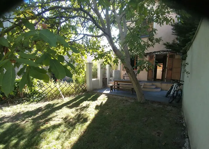 Maison Jardin Et Parking Prive Dans Grenoble